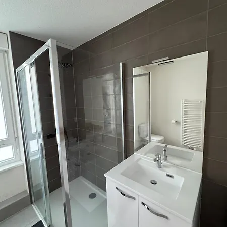 Apartman Cozy With Balcony And Secure Parking *